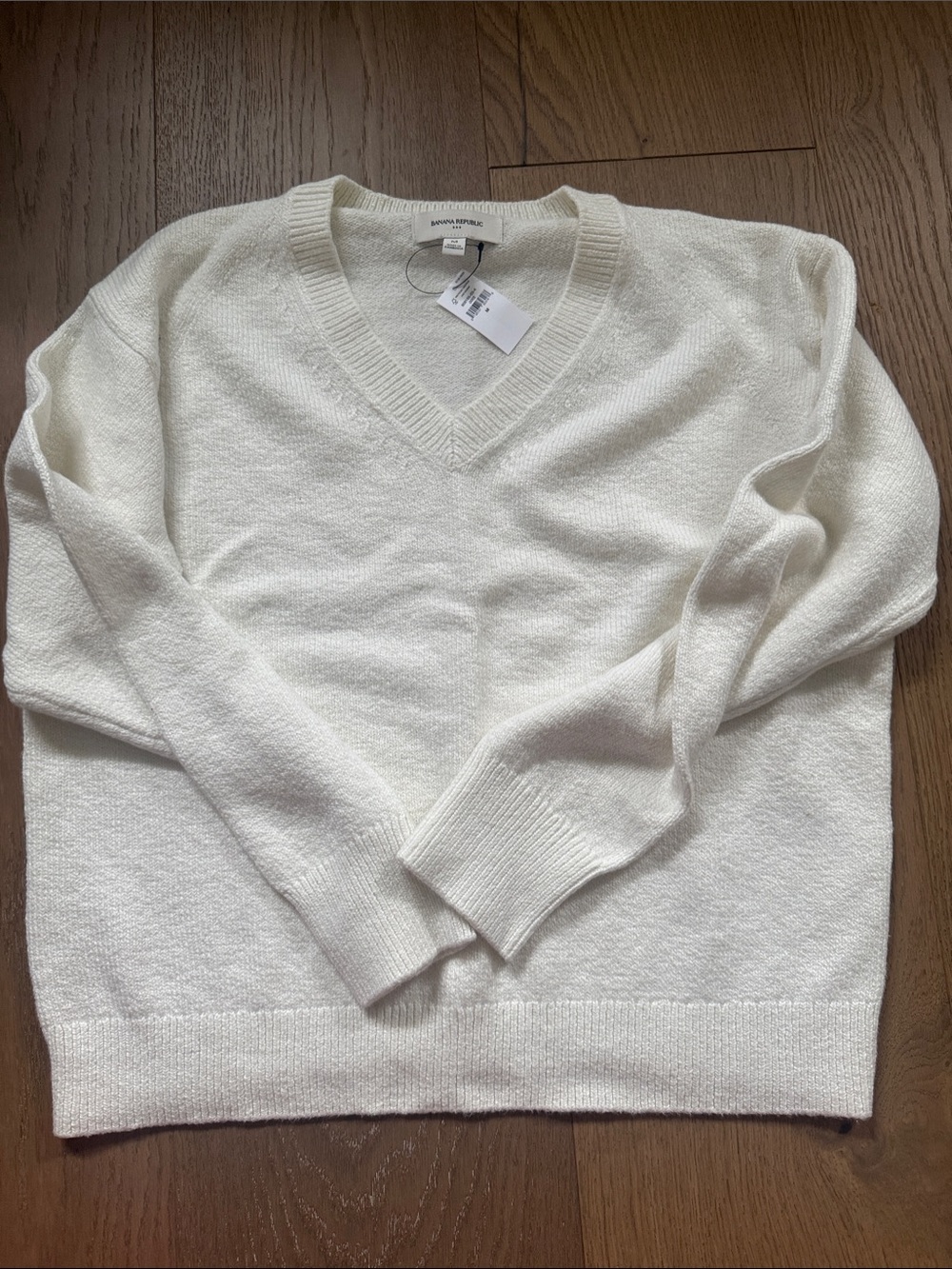 Banana Republic Women’s V-Neck Sweater in Cream
